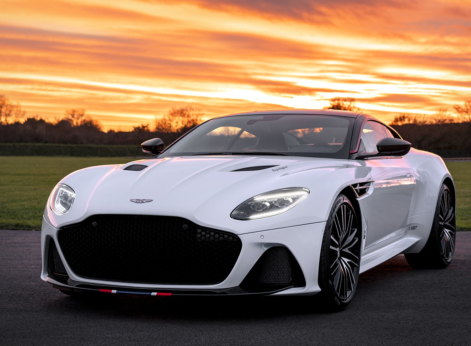 2019 Aston Martin DBS Superleggera Concorde Edition Front Three-Quarter Wallpapers (5)