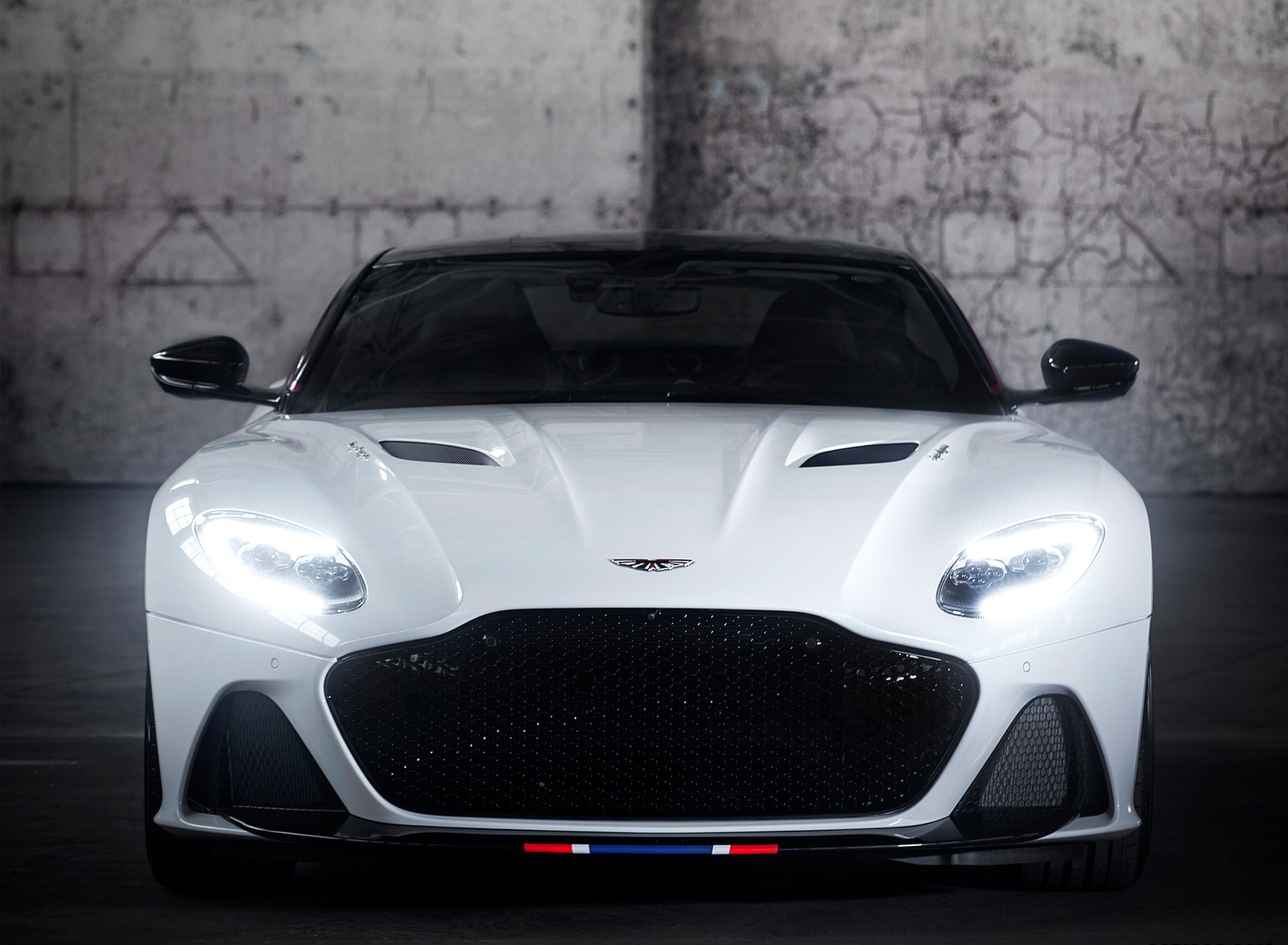 2019 Aston Martin DBS Superleggera Concorde Edition Front Wallpapers (13)