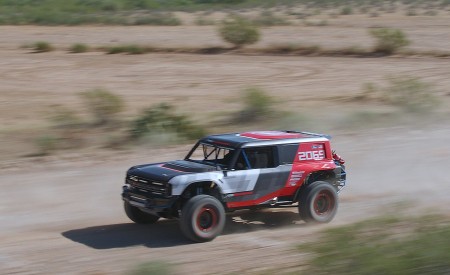 2019 Ford Bronco R Concept Front Three-Quarter Wallpapers 450x275 (16)