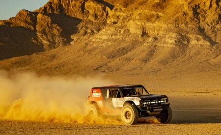 2019 Ford Bronco R Concept Front Three-Quarter Wallpapers 450x275 (7)