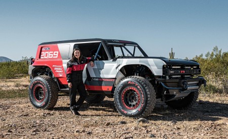 2019 Ford Bronco R Concept Front Three-Quarter Wallpapers 450x275 (20)