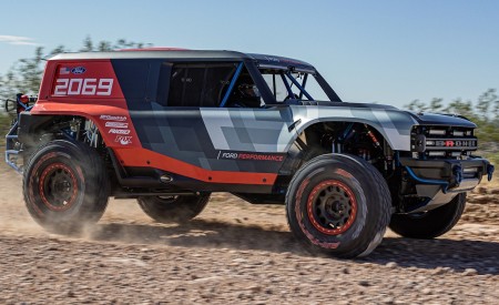 2019 Ford Bronco R Concept Front Three-Quarter Wallpapers 450x275 (15)