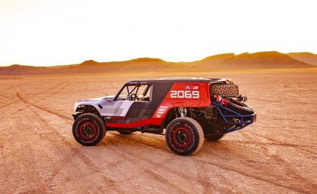 2019 Ford Bronco R Concept Rear Three-Quarter Wallpapers 450x275 (10)