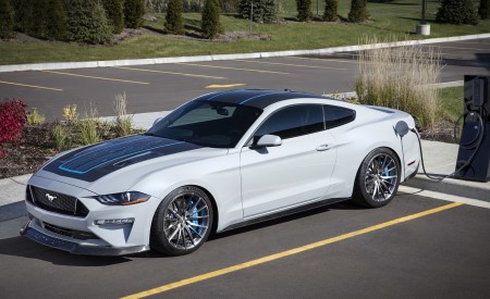 2019 Ford Mustang Lithium Concept Front Three-Quarter Wallpapers 450x275 (3)