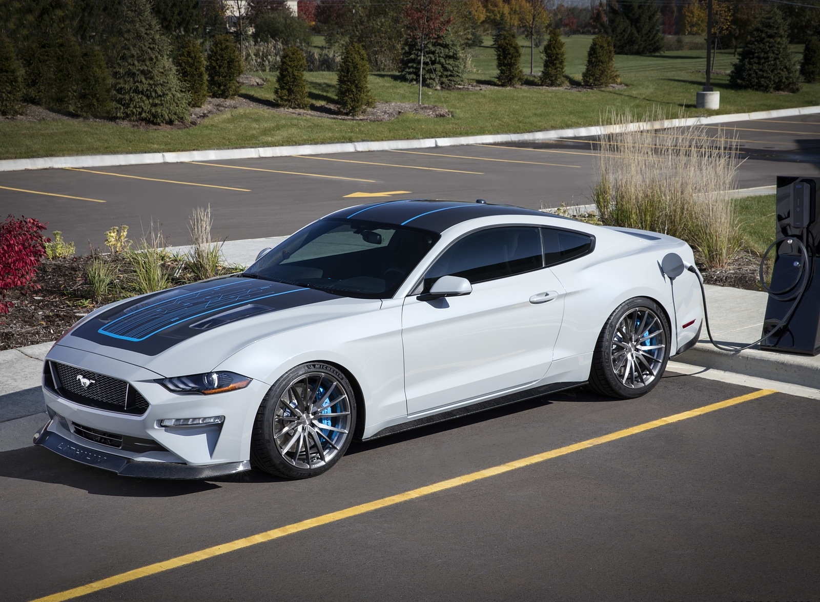 2019 Ford Mustang Lithium Concept Front Three-Quarter Wallpapers (3)