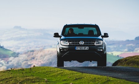 2019 Volkswagen Amarok Black Edition (UK-Spec) Front Wallpapers 450x275 (17)