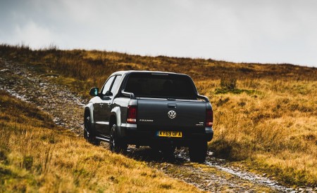 2019 Volkswagen Amarok Black Edition (UK-Spec) Rear Wallpapers 450x275 (8)