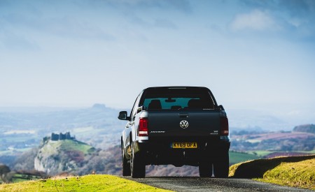 2019 Volkswagen Amarok Black Edition (UK-Spec) Rear Wallpapers 450x275 (21)