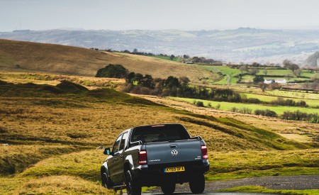 2019 Volkswagen Amarok Black Edition (UK-Spec) Rear Wallpapers 450x275 (9)