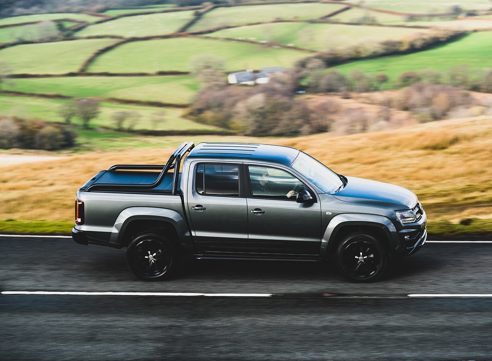 2019 Volkswagen Amarok Black Edition (UK-Spec) Side Wallpapers (10)