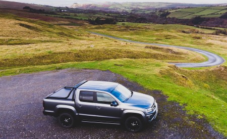 2019 Volkswagen Amarok Black Edition (UK-Spec) Side Wallpapers 450x275 (24)