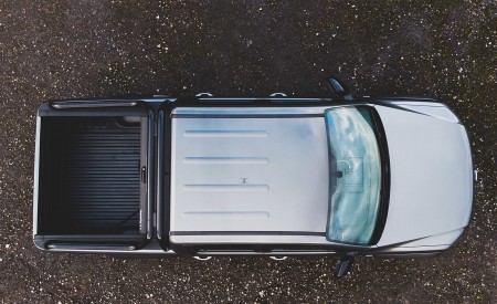 2019 Volkswagen Amarok Black Edition (UK-Spec) Top Wallpapers 450x275 (30)