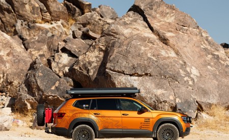 2019 Volkswagen Atlas Adventure Concept Side Wallpapers 450x275 (8)