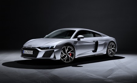 2020 Audi R8 V10 RWD Coupe (Color: Florett Silver) Front Three-Quarter Wallpapers 450x275 (141)