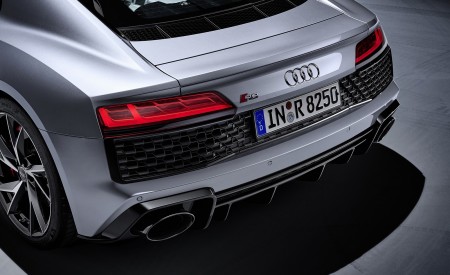 2020 Audi R8 V10 RWD Coupe (Color: Florett Silver) Tail Light Wallpapers 450x275 (147)