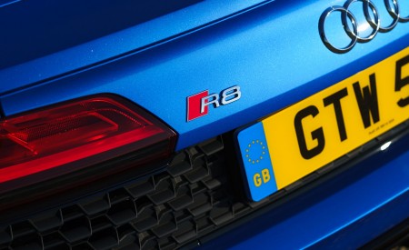 2020 Audi R8 V10 RWD Coupe (UK-Spec) Badge Wallpapers 450x275 (80)