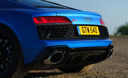 2020 Audi R8 V10 RWD Coupe (UK-Spec) Exhaust Wallpapers  450x275 (73)
