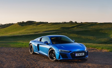 2020 Audi R8 V10 RWD Coupe (UK-Spec) Front Three-Quarter Wallpapers 450x275 (42)
