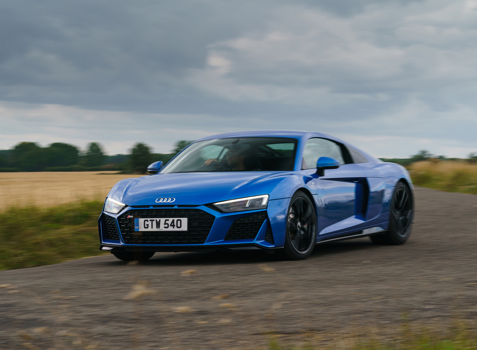 2020 Audi R8 V10 RWD Coupe (UK-Spec) Front Three-Quarter Wallpapers (10)