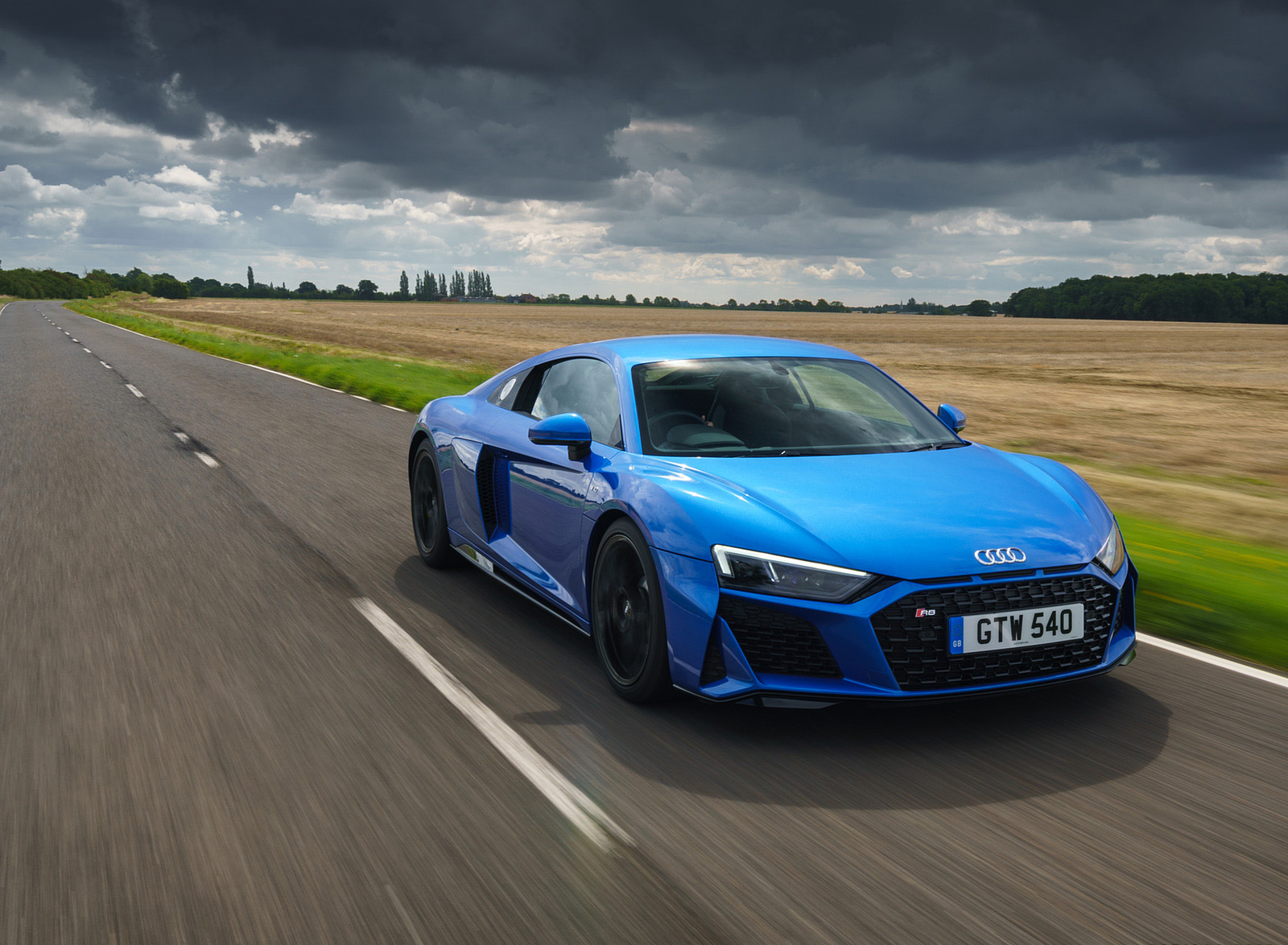 2020 Audi R8 V10 RWD Coupe (UK-Spec) Front Three-Quarter Wallpapers (1)