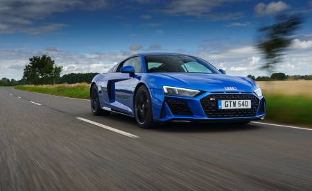 2020 Audi R8 V10 RWD Coupe (UK-Spec) Front Three-Quarter Wallpapers 450x275 (5)
