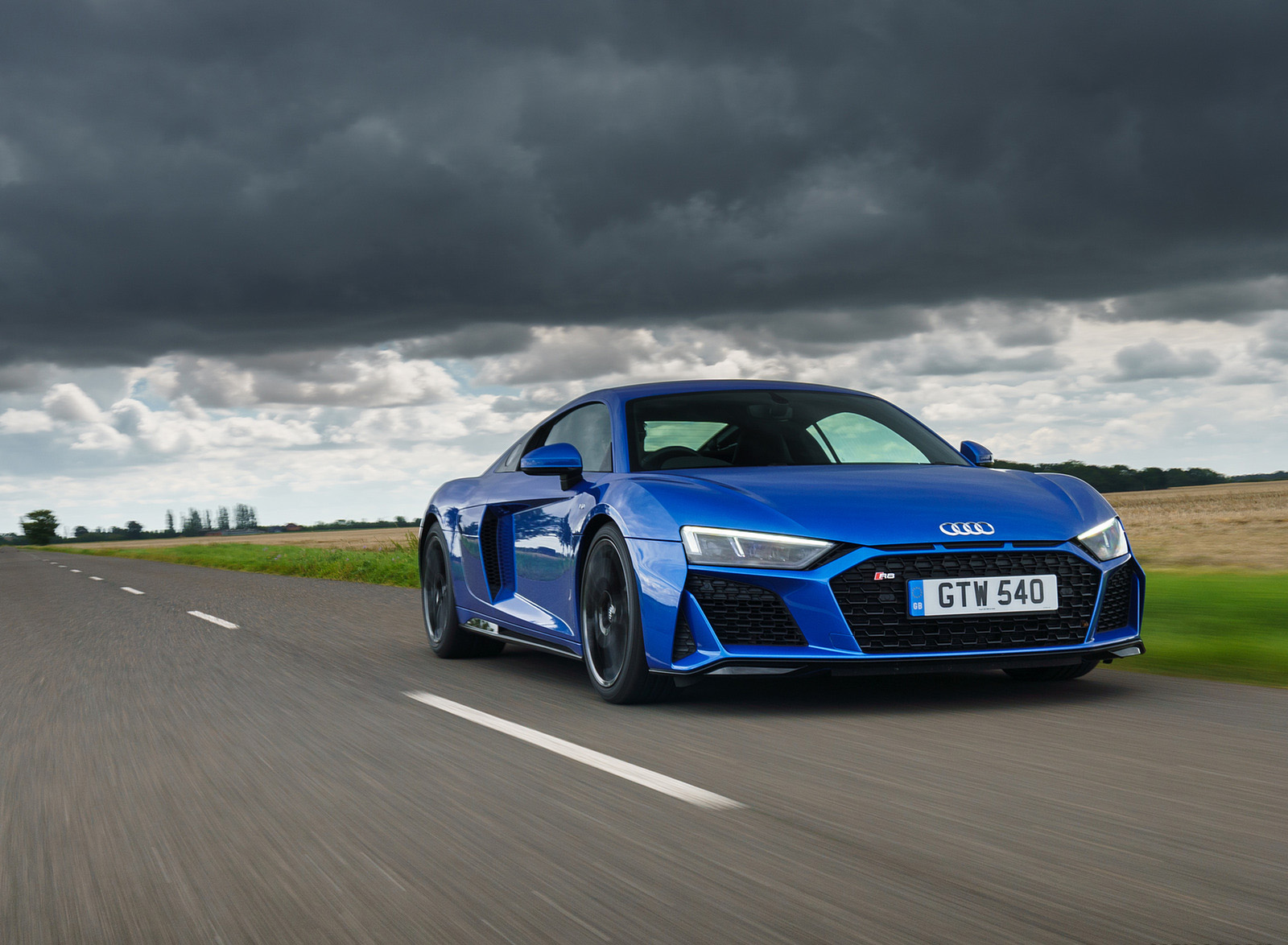 2020 Audi R8 V10 RWD Coupe (UK-Spec) Front Three-Quarter Wallpapers  (3)