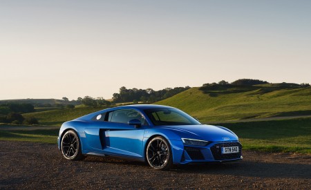 2020 Audi R8 V10 RWD Coupe (UK-Spec) Front Three-Quarter Wallpapers 450x275 (48)