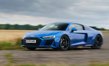2020 Audi R8 V10 RWD Coupe (UK-Spec) Front Three-Quarter Wallpapers 450x275 (19)
