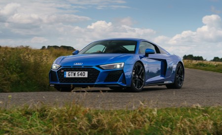 2020 Audi R8 V10 RWD Coupe (UK-Spec) Front Three-Quarter Wallpapers 450x275 (22)