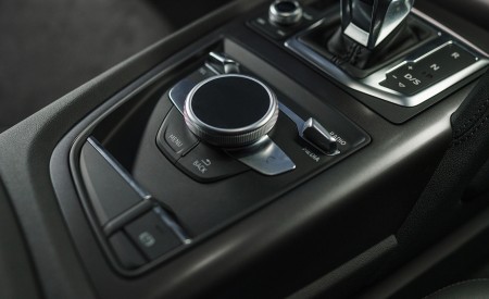 2020 Audi R8 V10 RWD Coupe (UK-Spec) Interior Detail Wallpapers 450x275 (95)