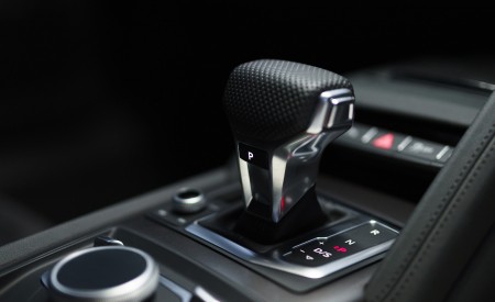 2020 Audi R8 V10 RWD Coupe (UK-Spec) Interior Detail Wallpapers 450x275 (97)