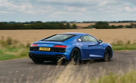 2020 Audi R8 V10 RWD Coupe (UK-Spec) Rear Three-Quarter Wallpapers 450x275 (29)