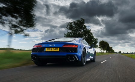 2020 Audi R8 V10 RWD Coupe (UK-Spec) Rear Three-Quarter Wallpapers 450x275 (6)