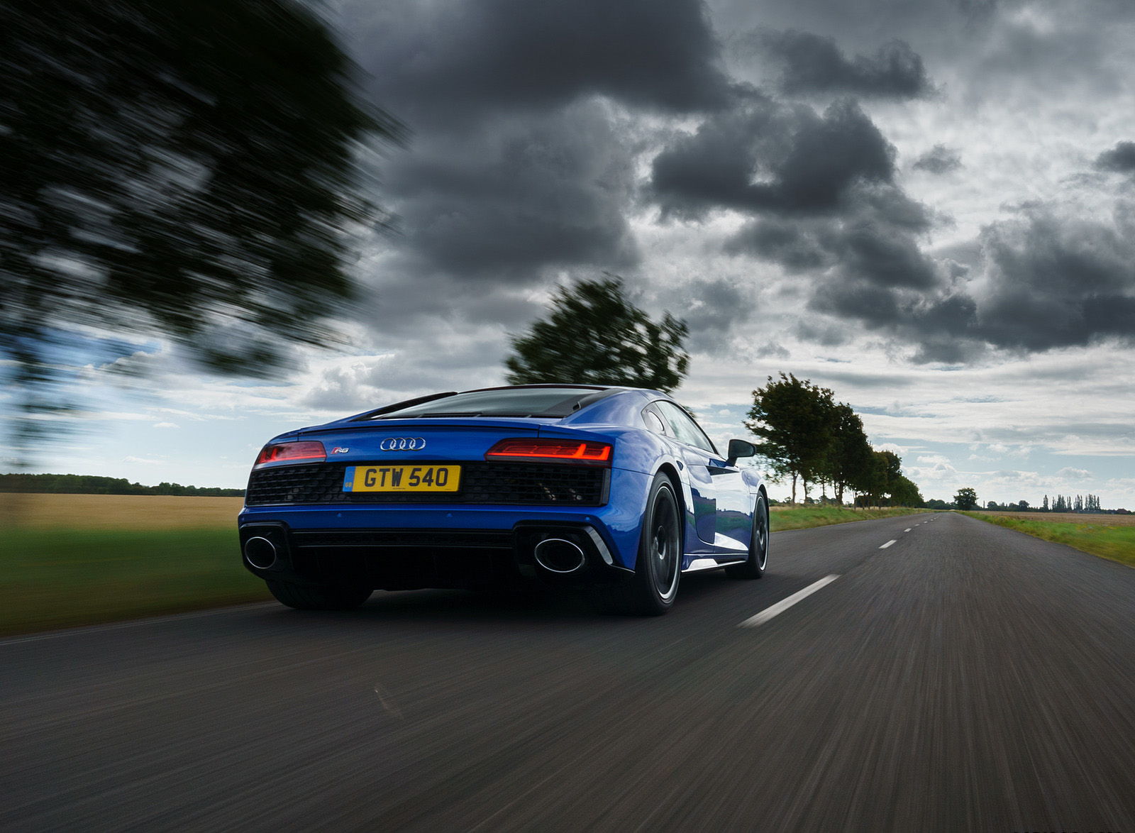 2020 Audi R8 V10 RWD Coupe (UK-Spec) Rear Three-Quarter Wallpapers (4)