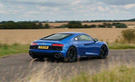 2020 Audi R8 V10 RWD Coupe (UK-Spec) Rear Three-Quarter Wallpapers 450x275 (30)