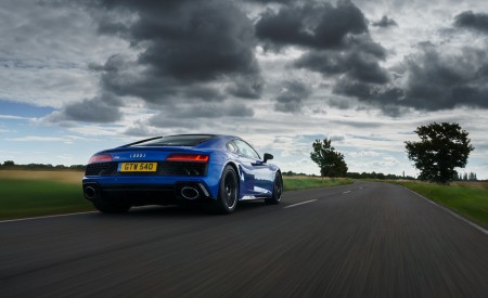 2020 Audi R8 V10 RWD Coupe (UK-Spec) Rear Three-Quarter Wallpapers 450x275 (8)