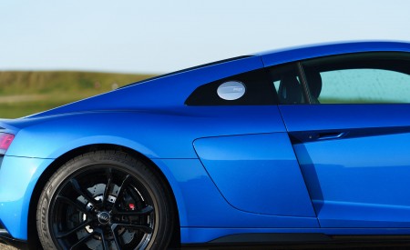 2020 Audi R8 V10 RWD Coupe (UK-Spec) Side Vent Wallpapers  450x275 (75)