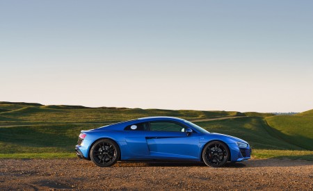 2020 Audi R8 V10 RWD Coupe (UK-Spec) Side Wallpapers 450x275 (45)