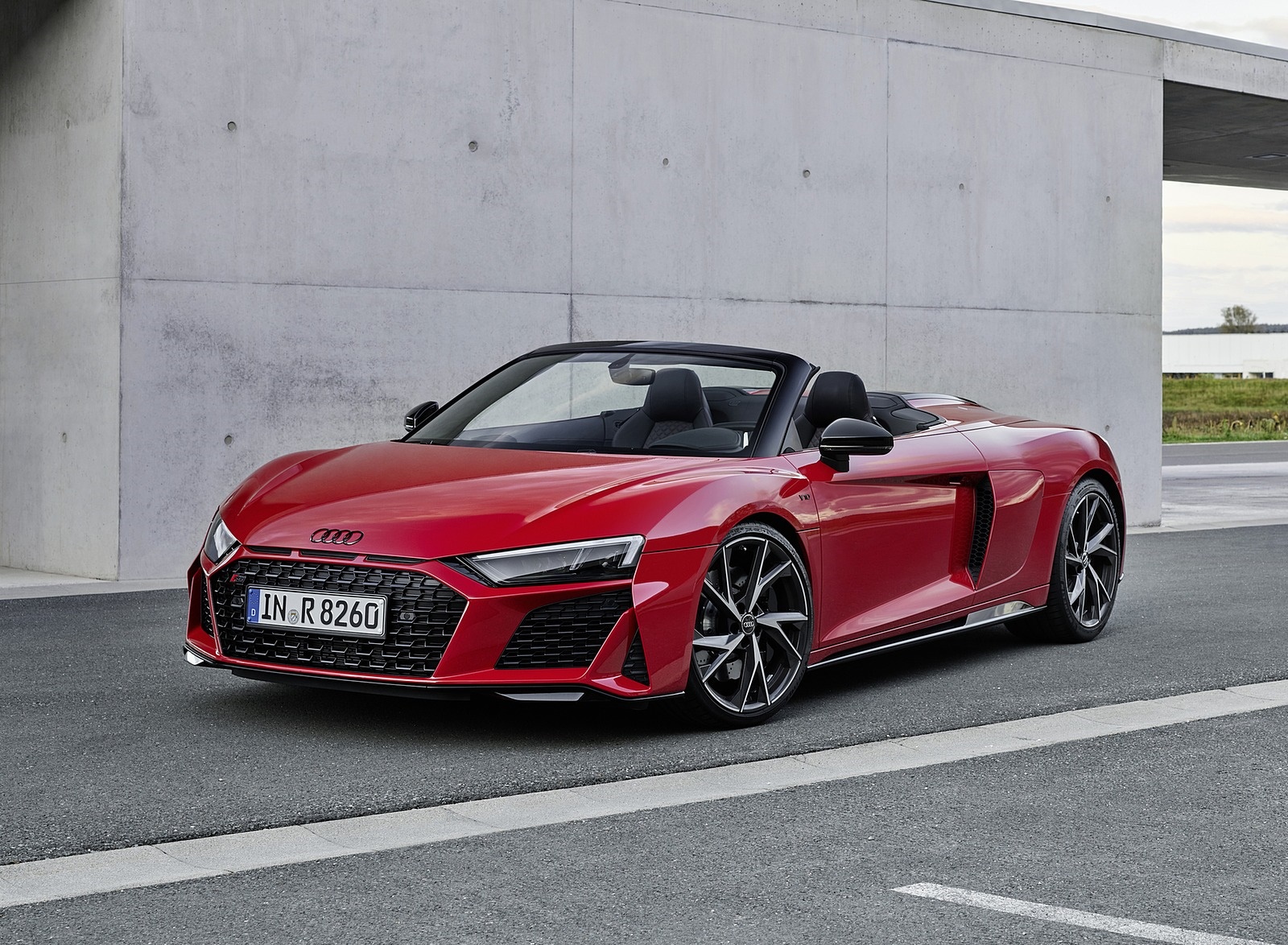 2020 Audi R8 V10 RWD Spyder (Color: Tango Red) Front Three-Quarter Wallpapers (14)
