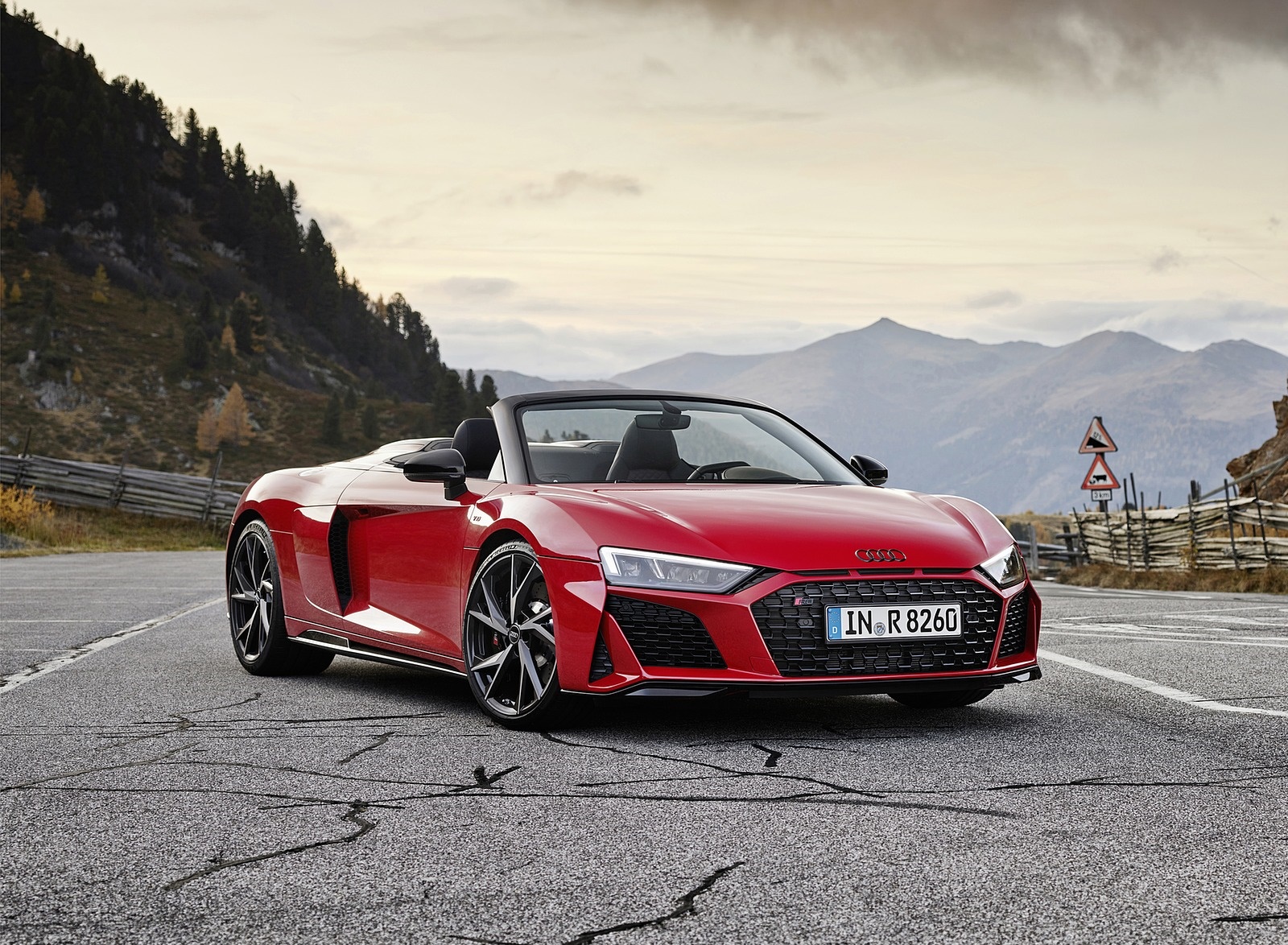 2020 Audi R8 V10 RWD Spyder (Color: Tango Red) Front Three-Quarter Wallpapers (10)