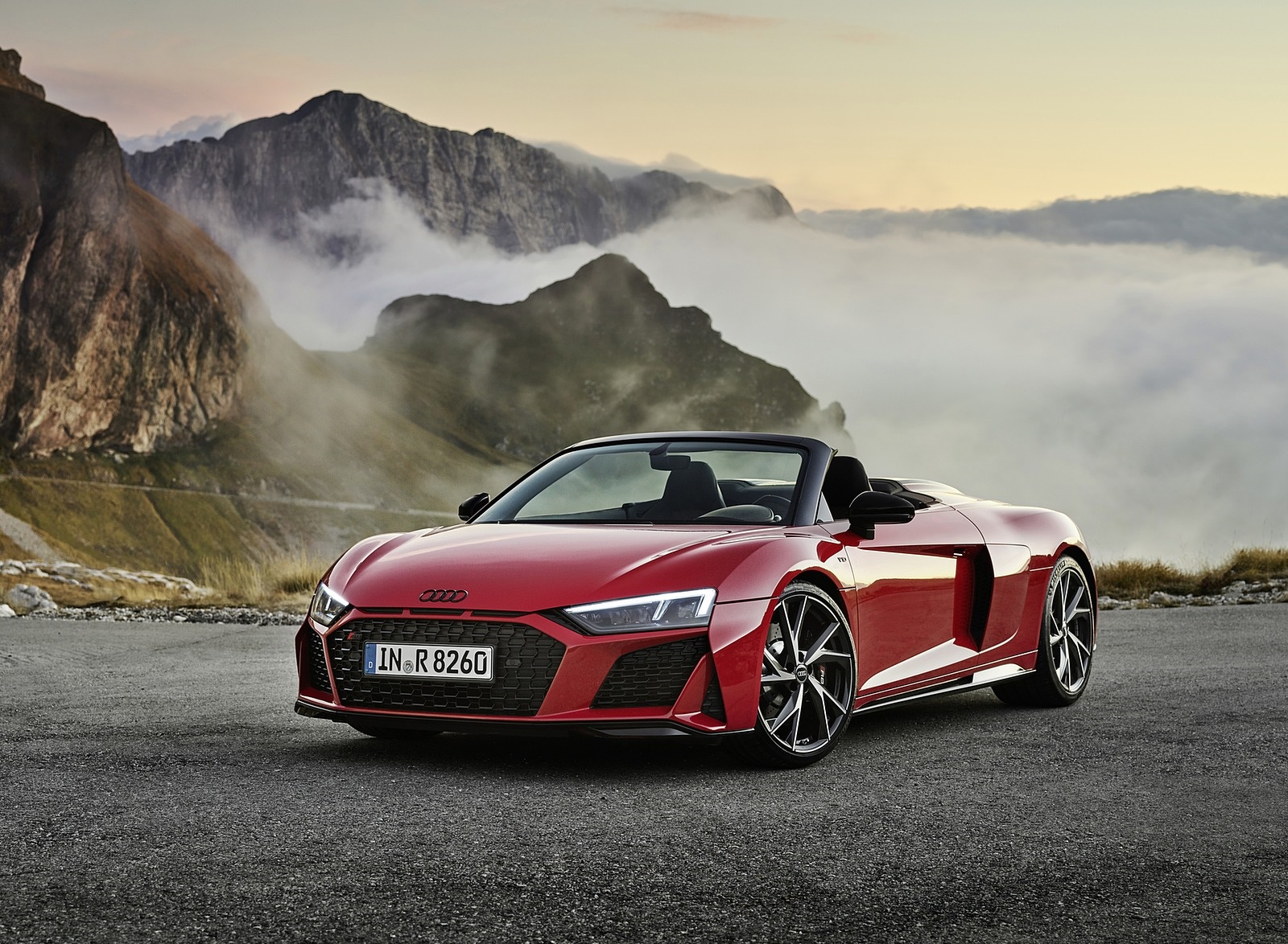 2020 Audi R8 V10 RWD Spyder (Color: Tango Red) Front Three-Quarter Wallpapers (8)