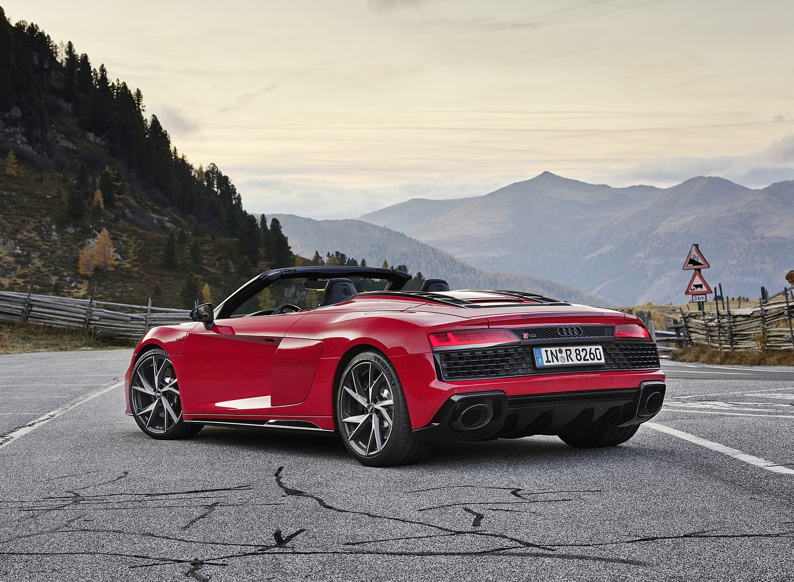 2020 Audi R8 V10 RWD Spyder (Color: Tango Red) Rear Three-Quarter Wallpapers (12)