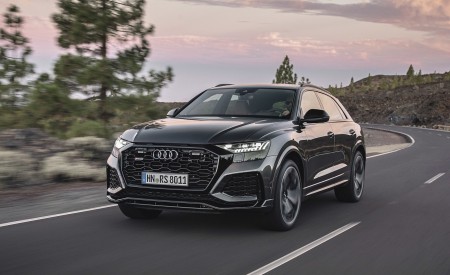 2020 Audi RS Q8 (Color: Daytona Grey) Front Three-Quarter Wallpapers 450x275 (127)
