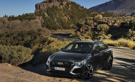 2020 Audi RS Q8 (Color: Daytona Grey) Front Three-Quarter Wallpapers 450x275 (135)