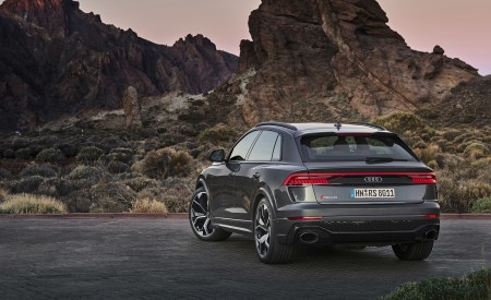 2020 Audi RS Q8 (Color: Daytona Grey) Rear Three-Quarter Wallpapers 450x275 (140)