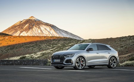 2020 Audi RS Q8 (Color: Florett Silver) Front Three-Quarter Wallpapers 450x275 (78)