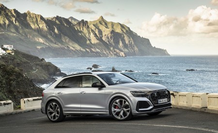 2020 Audi RS Q8 (Color: Florett Silver) Front Three-Quarter Wallpapers 450x275 (79)