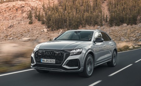 2020 Audi RS Q8 (Color: Florett Silver) Front Three-Quarter Wallpapers 450x275 (70)