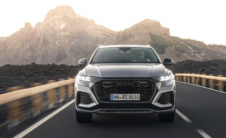 2020 Audi RS Q8 (Color: Florett Silver) Front Wallpapers 450x275 (73)