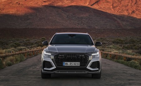 2020 Audi RS Q8 (Color: Florett Silver) Front Wallpapers 450x275 (94)